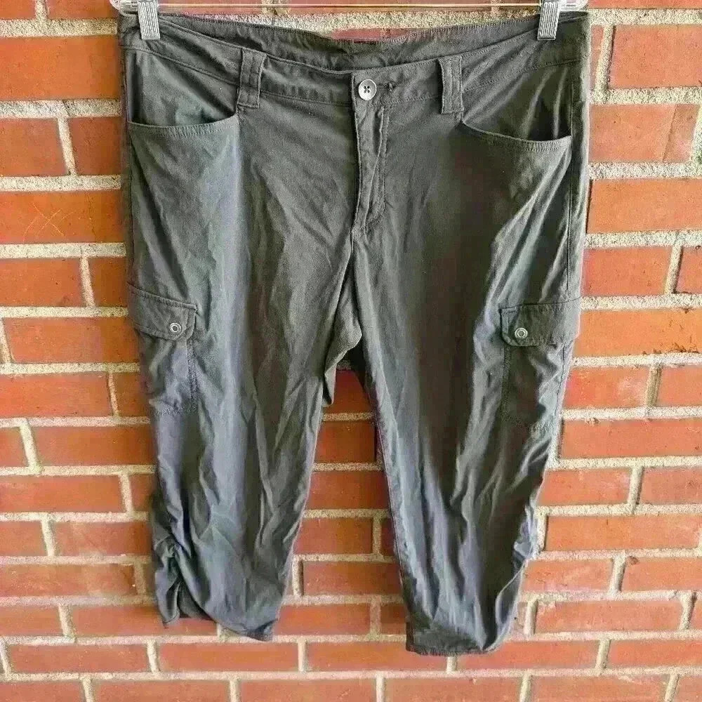 Ladies Eddie Bauer cargo capris, grey size 10